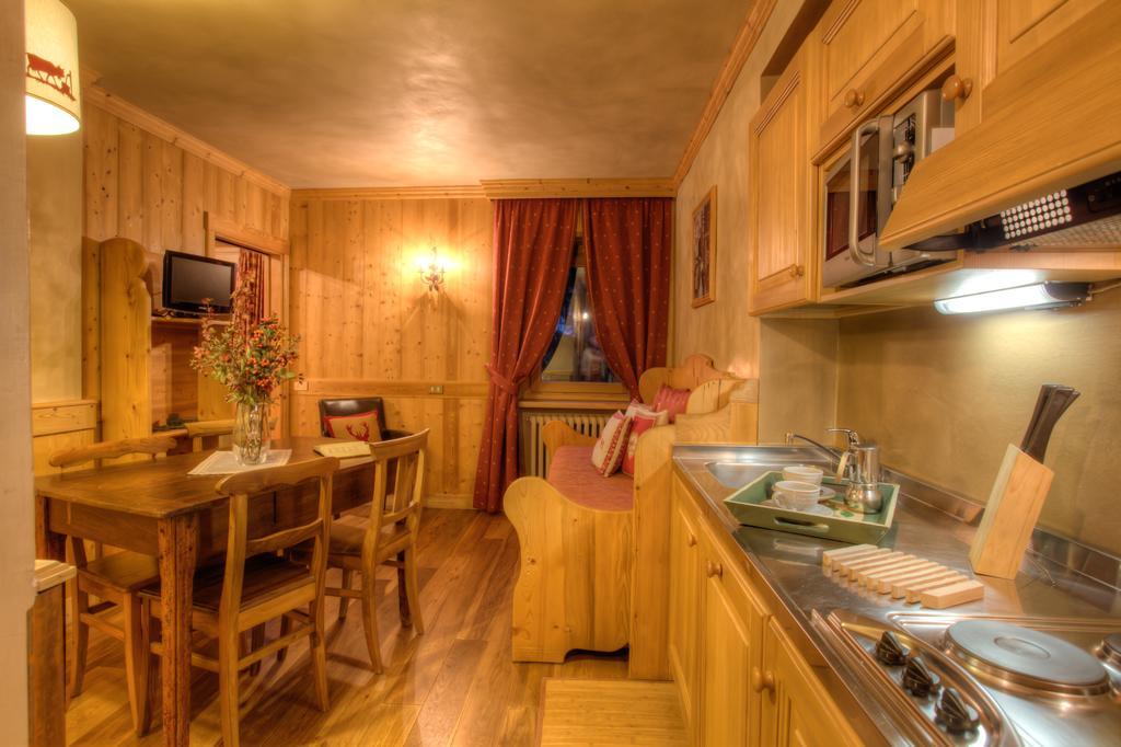 B&B Residence Checrouit Courmayeur Eksteriør billede