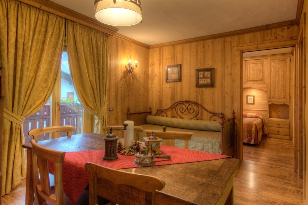 B&B Residence Checrouit Courmayeur Værelse billede