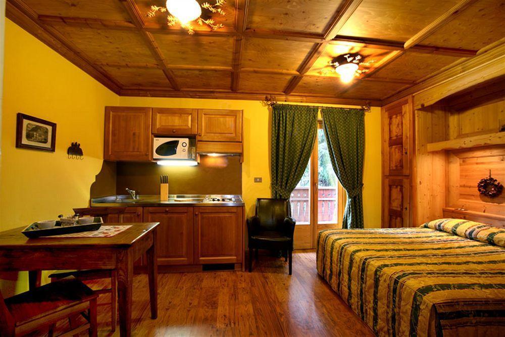 B&B Residence Checrouit Courmayeur Eksteriør billede