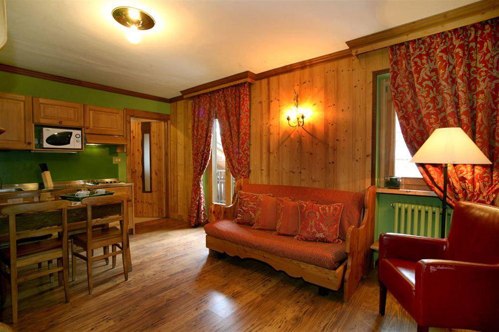 B&B Residence Checrouit Courmayeur Eksteriør billede
