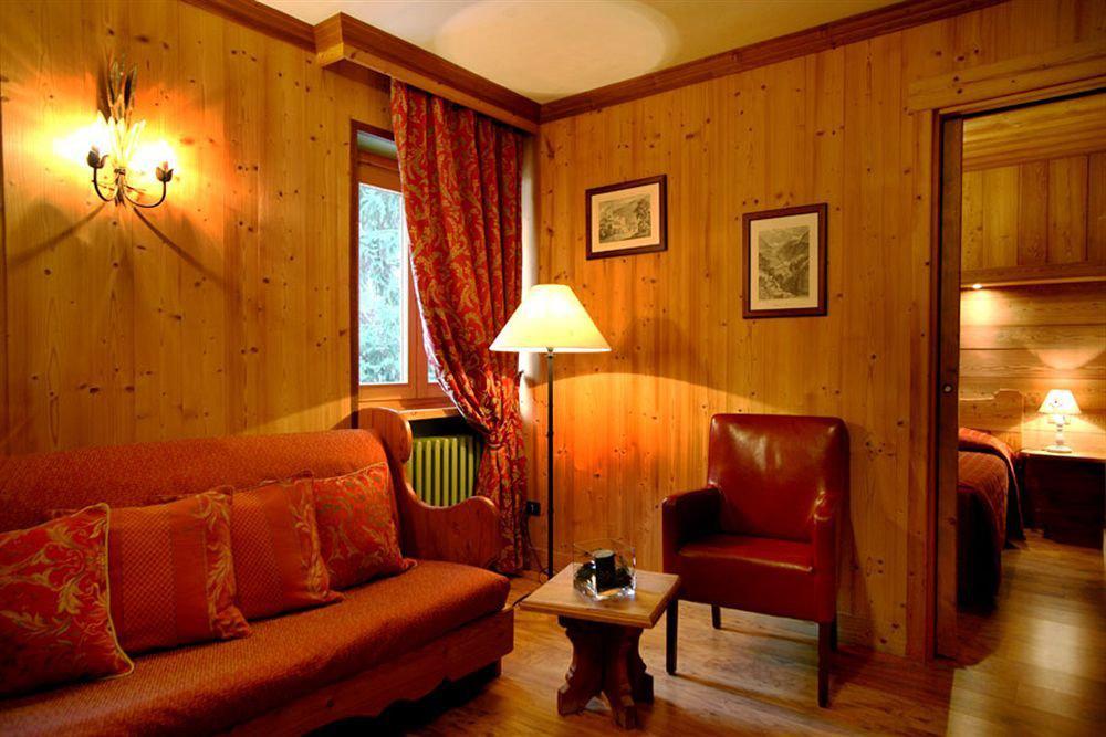 B&B Residence Checrouit Courmayeur Eksteriør billede