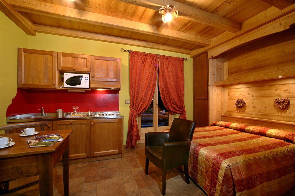 B&B Residence Checrouit Courmayeur Eksteriør billede
