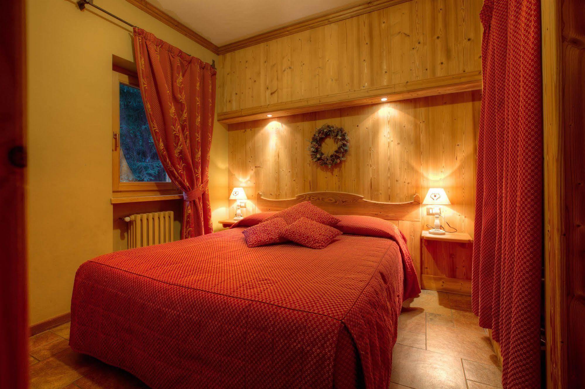 B&B Residence Checrouit Courmayeur Eksteriør billede