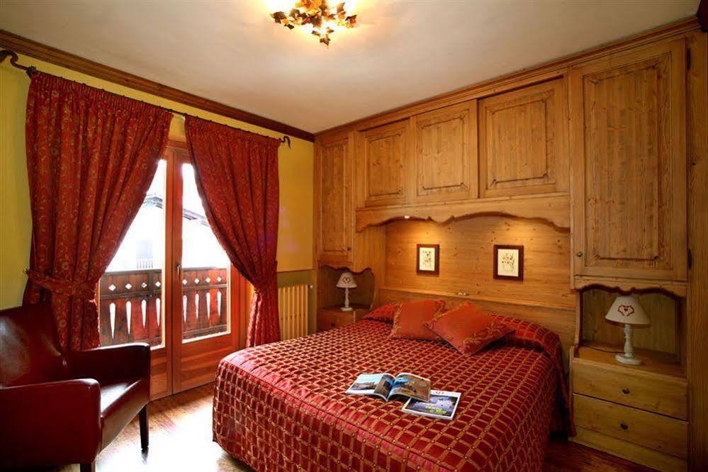 B&B Residence Checrouit Courmayeur Eksteriør billede