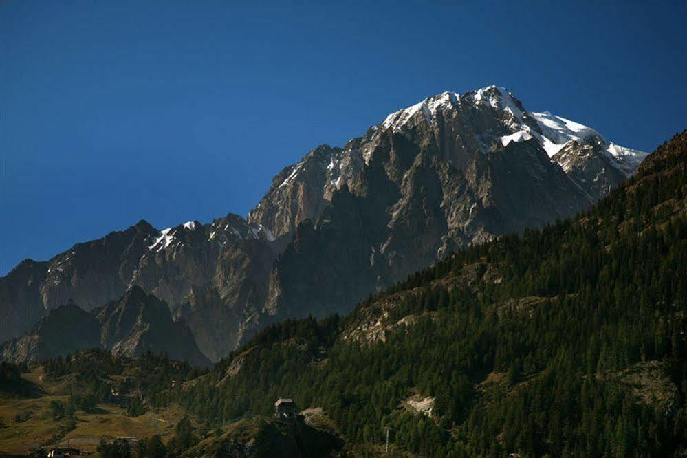 B&B Residence Checrouit Courmayeur Eksteriør billede