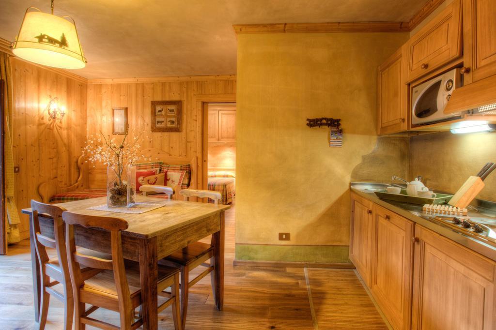 B&B Residence Checrouit Courmayeur Værelse billede