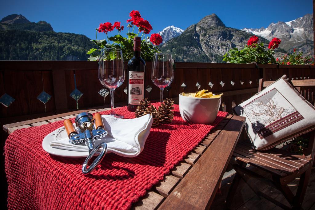 B&B Residence Checrouit Courmayeur Eksteriør billede