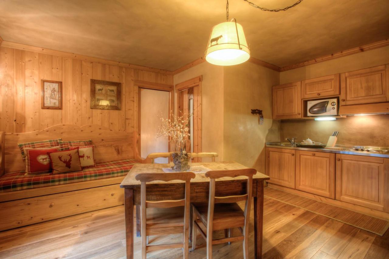 B&B Residence Checrouit Courmayeur Eksteriør billede